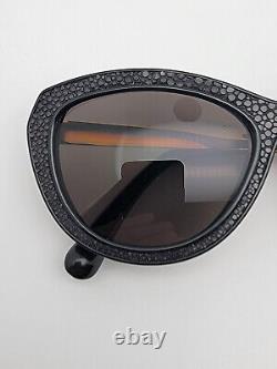 Chanel 6046-Q c622/S8 Stingray Gold Frame Polarized Brown Lens Sunglasses w Case