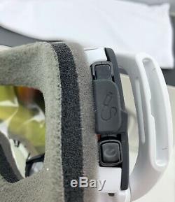 Oakley Airwave 1.5 Lunettes Oo7049-05 Blanc Avec Le Feu Iridium Hud, Bluetooth, Gps